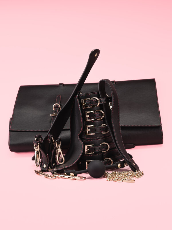 BDSM Kit - Paddle, Gag, Catuse & Geanta Piele