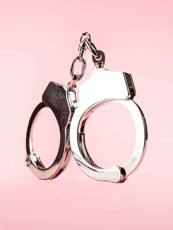 Catuse Sexuale Argintiu Politist