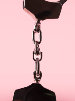 Catuse Sexuale Argintiu Politist image 3