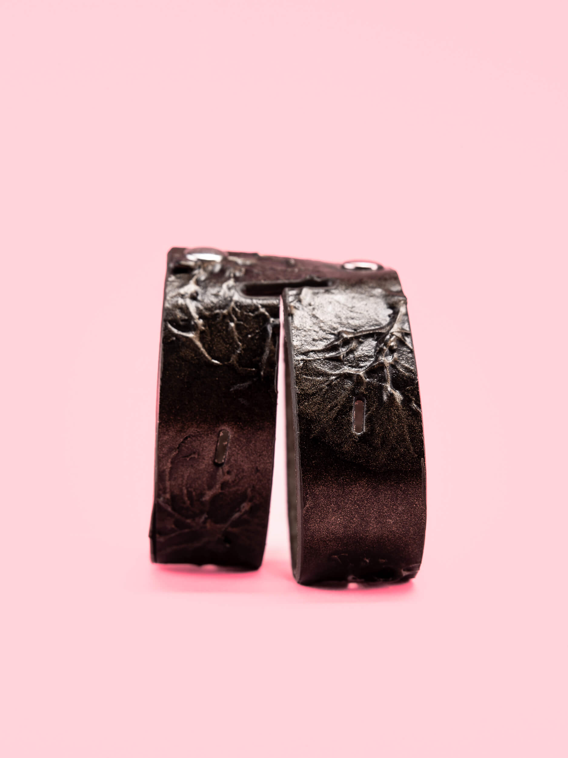 Catuse de Piele cu Model si Capse image 2