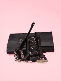 BDSM Kit - Paddle, Gag, Catuse & Geanta Piele image 6