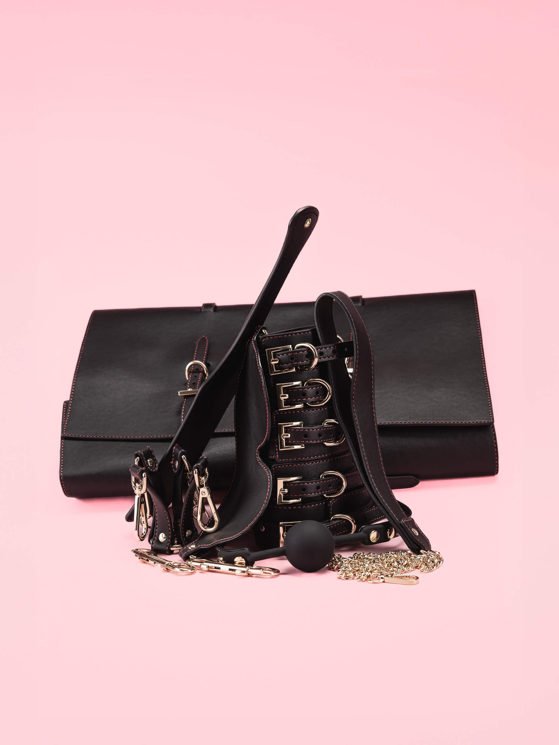 BDSM Kit - Paddle, Gag, Catuse & Geanta Piele image 6