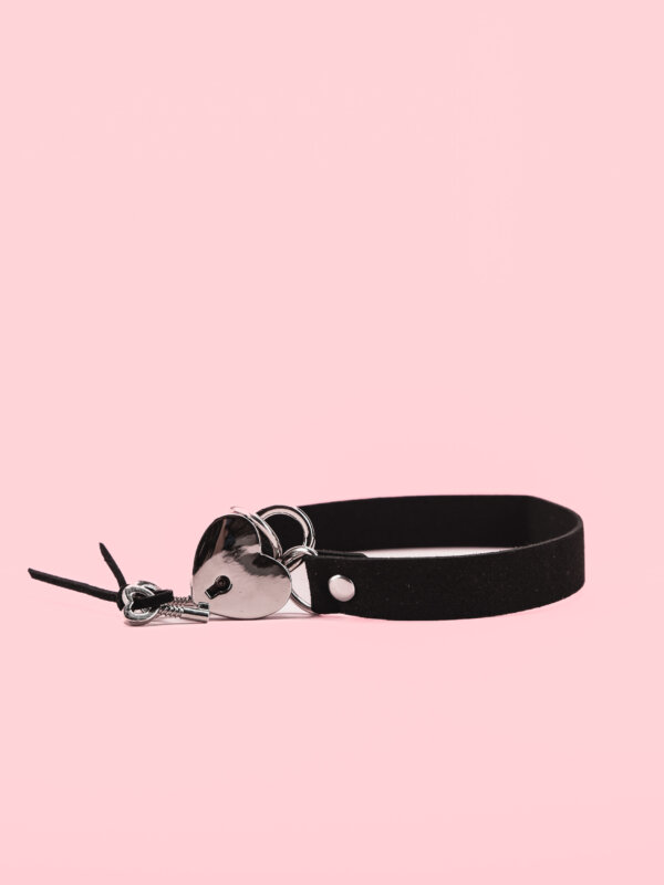 Choker cu Lacat in Forma de Inima