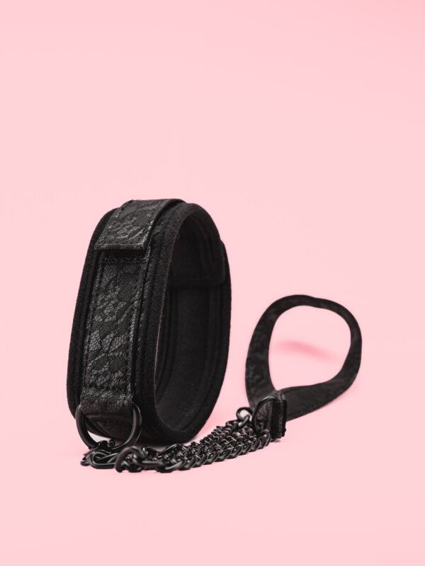 Lesa cu Guler si Print Negru