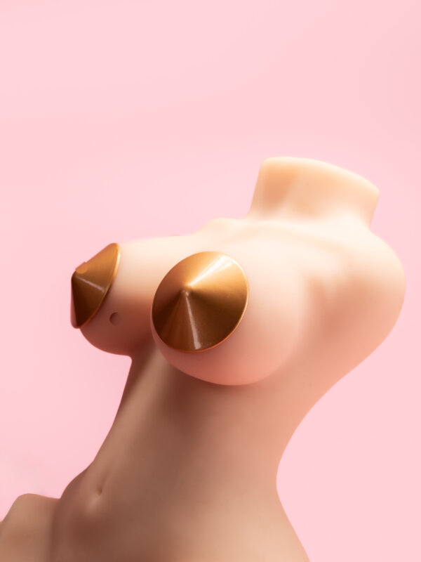 Breast Patch din Metal