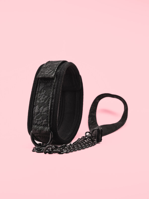 Lesa cu Guler si Print Negru