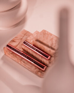 Luciu de Buze cu Atingere Senzorială image 2