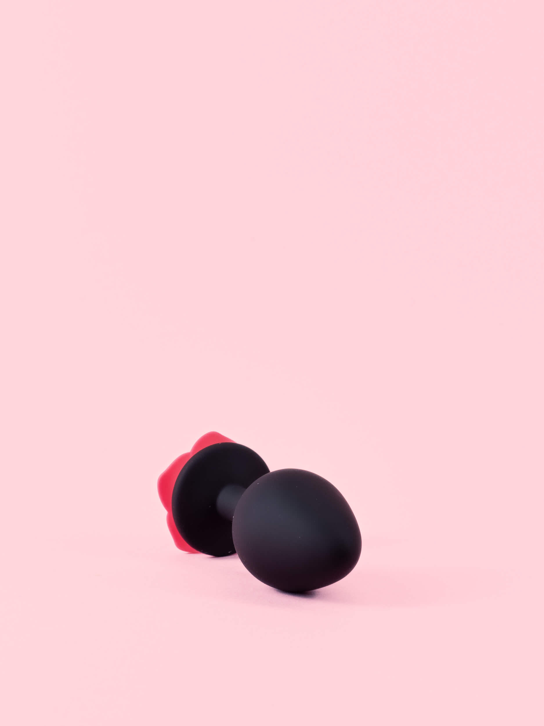 Butt Plug din Silicon Negru cu Trandafir image 1
