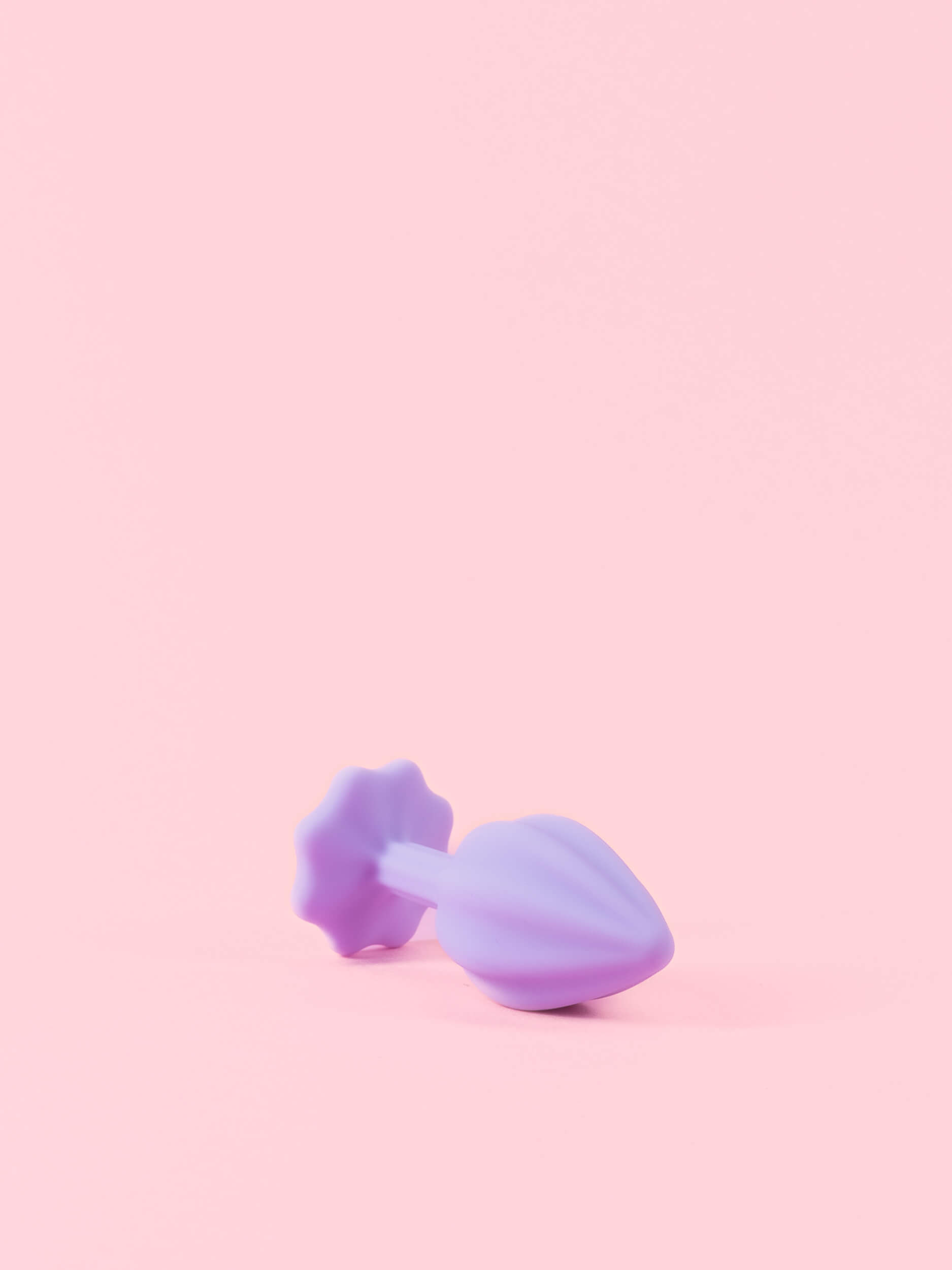 Butt Plug din Silicon Mov cu Piatra Floare image 1