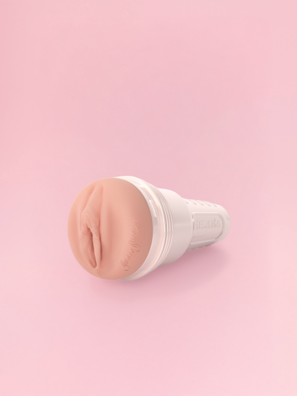 Bonnie Blue - Fleshlight Masturbator Vaginal