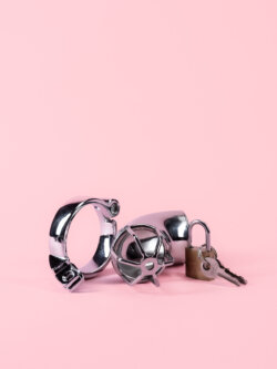 Cușcă de Castitate din Metal cu Lacăt și Cheie image 6