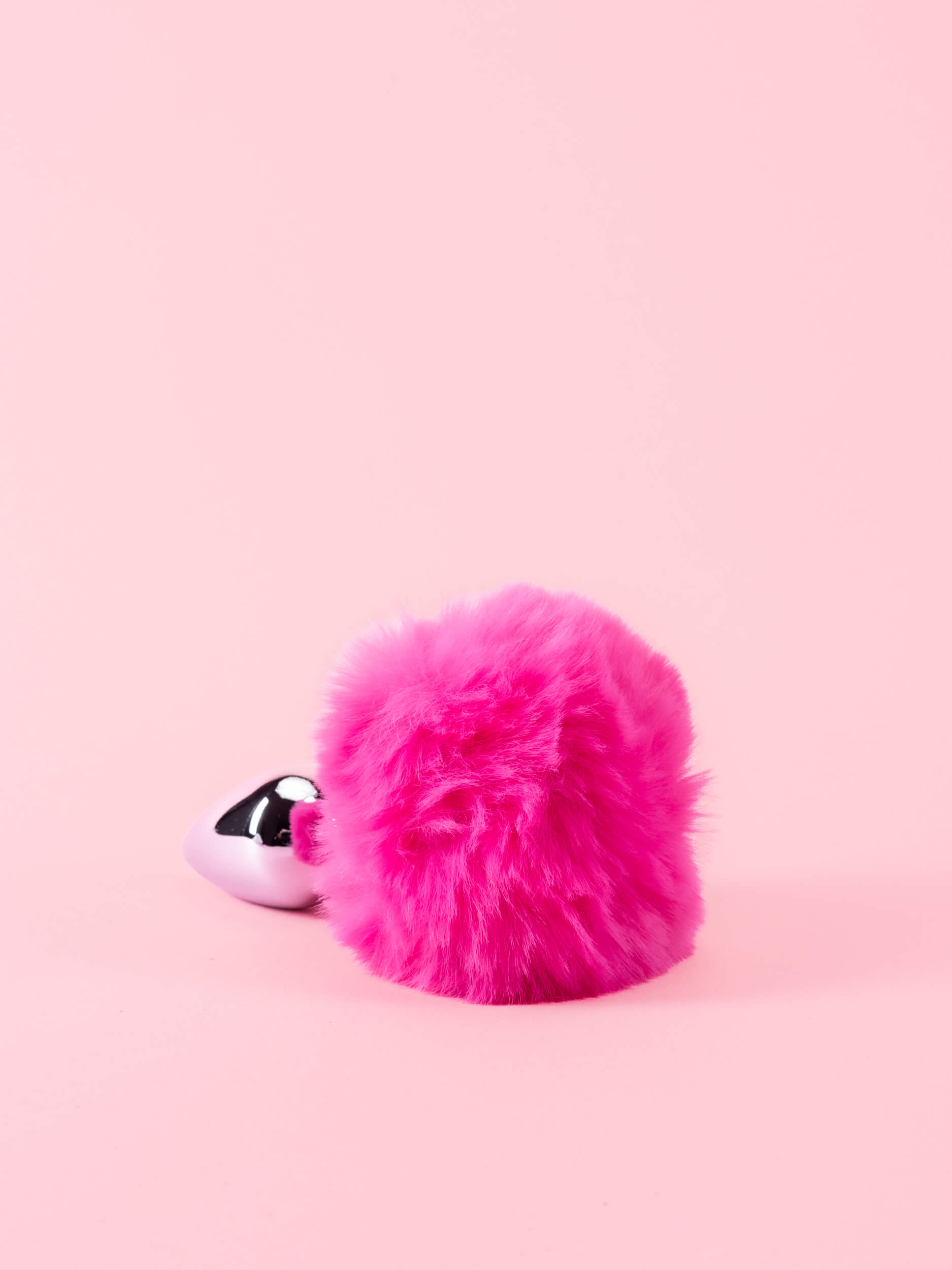 Bunny Butt Plug din Metal cu Pompon Pufos image 3